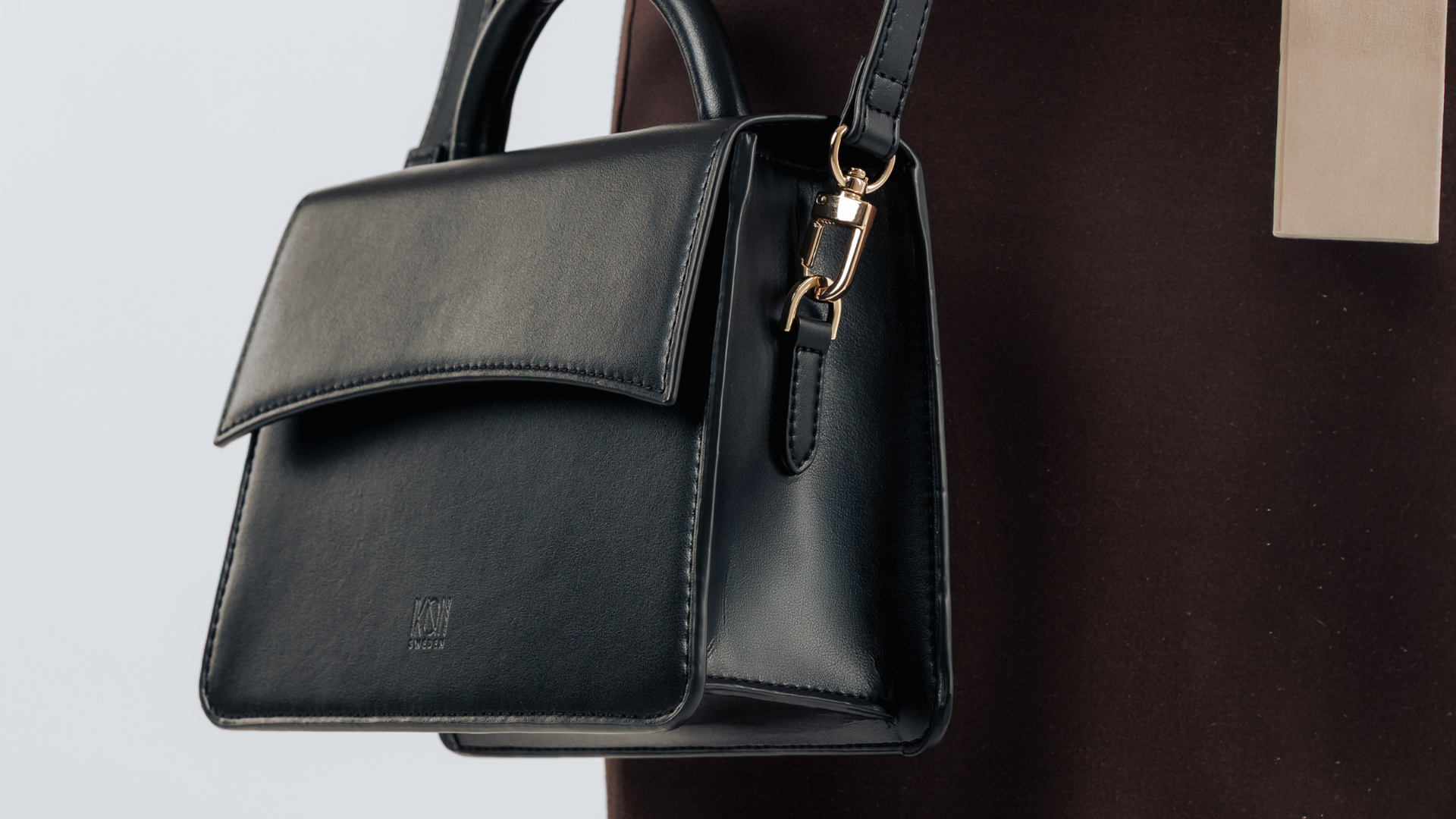 Mother’s Day gift idea featuring an everyday handbag