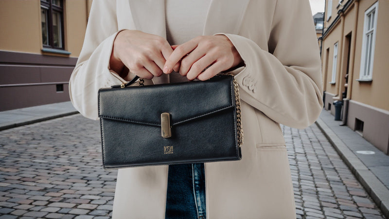 Apple leather bag designed for everyday use