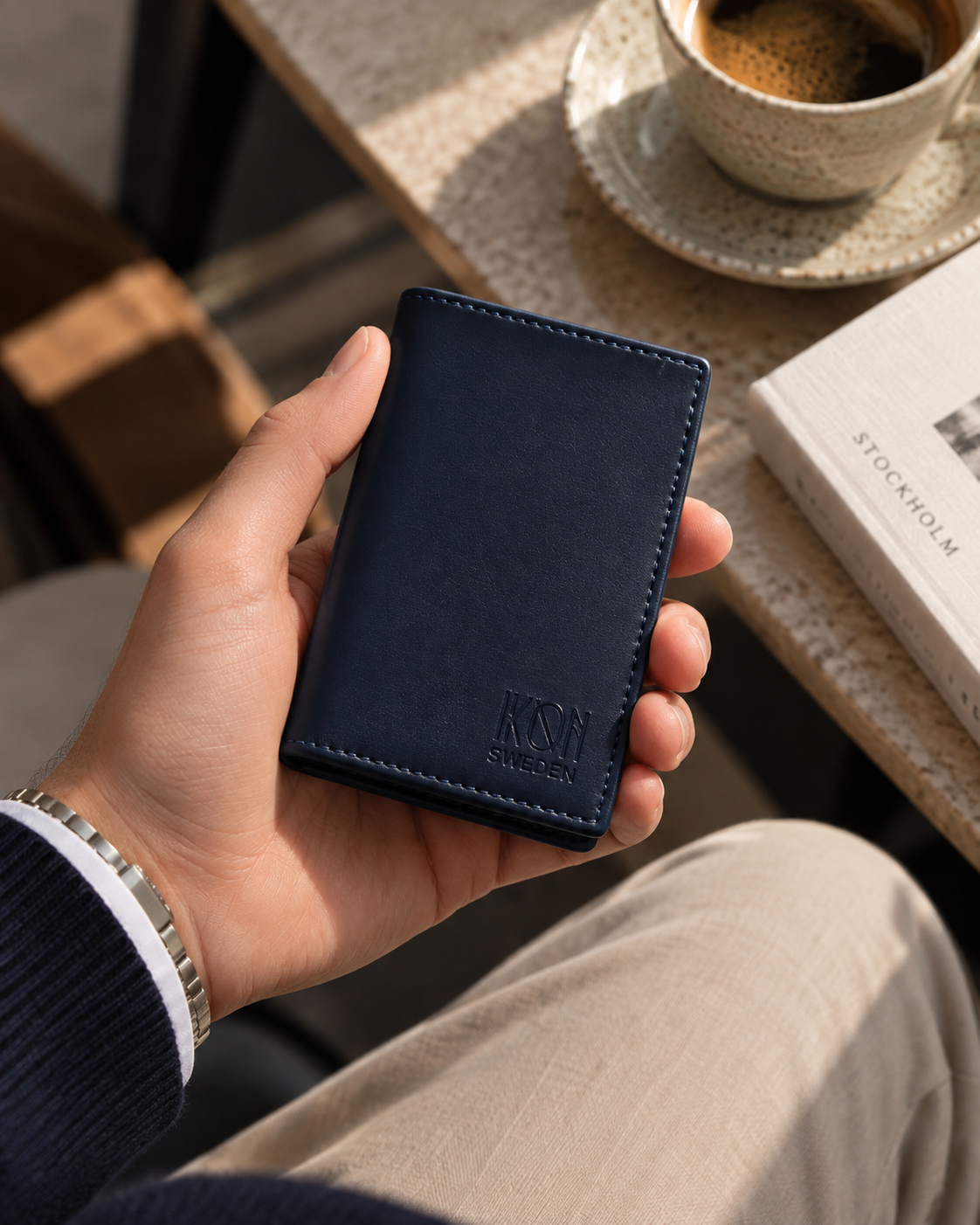 Apple Leather Card Wallet for Men Coastal Blue