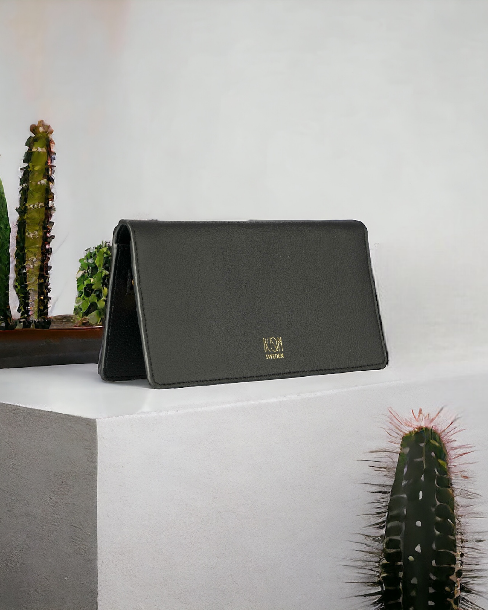 Black cactus leather women wallet